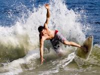 开云体育官网-赛道与绿茵的交响，当黄喜灿在F1街道赛接管比赛，马竞力克曼联的启示