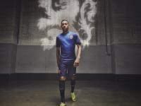 开云体育官网-哈利伯顿关键回合不手软，鹈鹕轻取新疆队，一场跨越篮球世界的战术对话