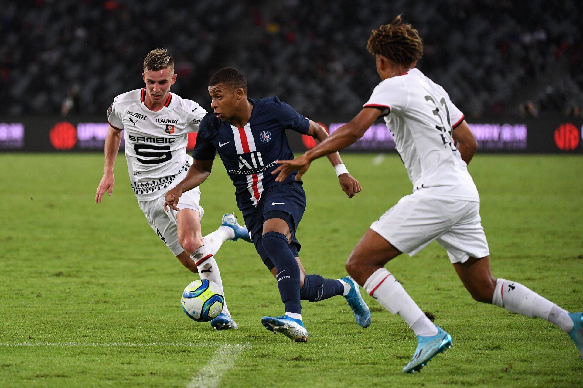 关于蒙彼利埃击败对手，稳固积分榜位置的信息