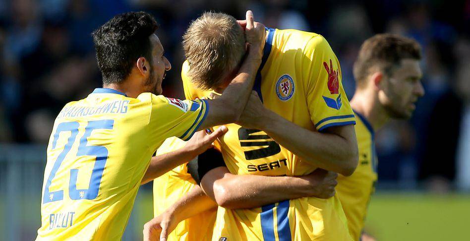 不伦瑞克大比分取胜，积分榜逐渐攀升的简单介绍