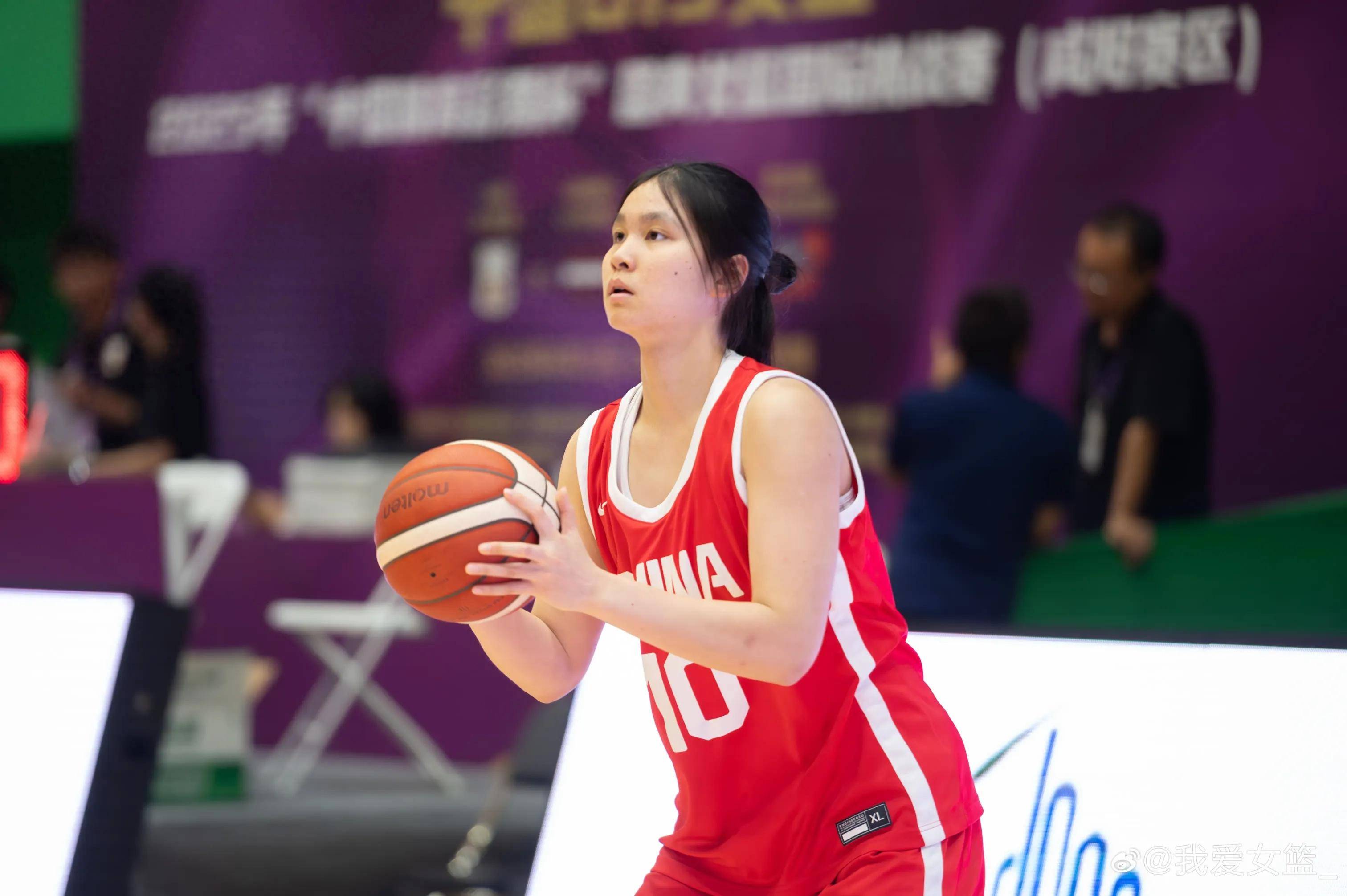 重庆女篮精彩表现,夺得关键胜利! 重庆女篮精彩表现,夺得关键胜利!