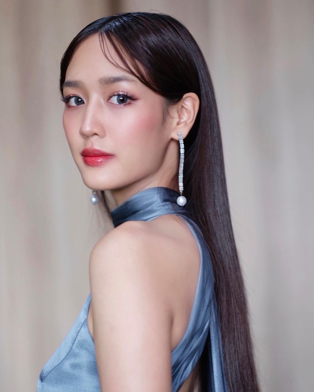 包含泰国女足球员荣获个人荣誉奖项，展现实力的词条