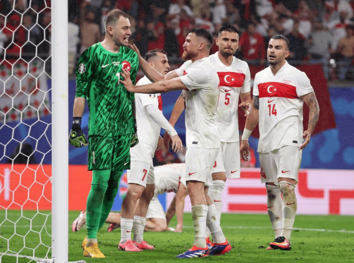 包含欧洲杯资格赛多支球队势均力敌，擂台对决激烈的词条