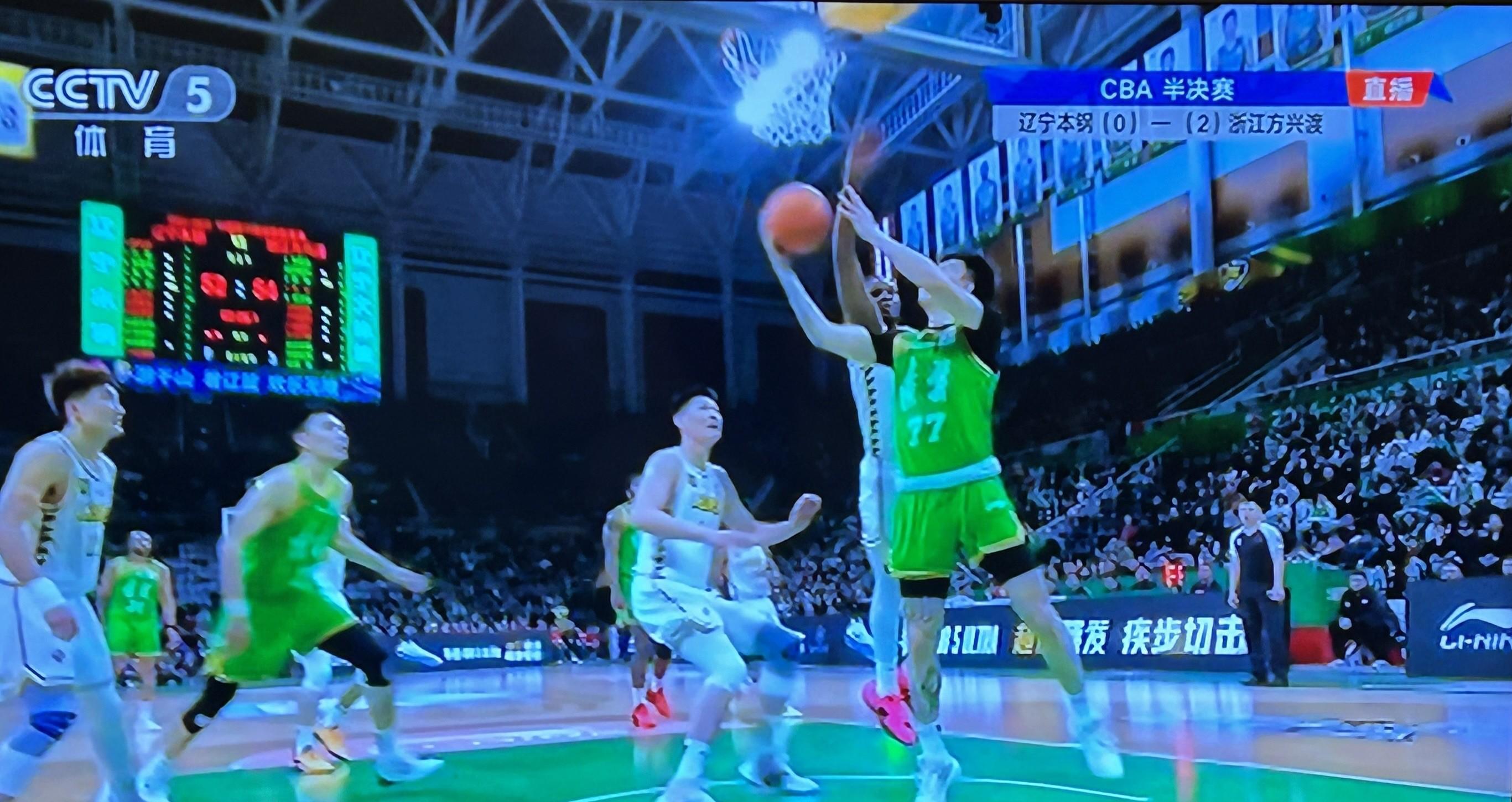 战术调整得当！带领球队赢得比赛！的简单介绍