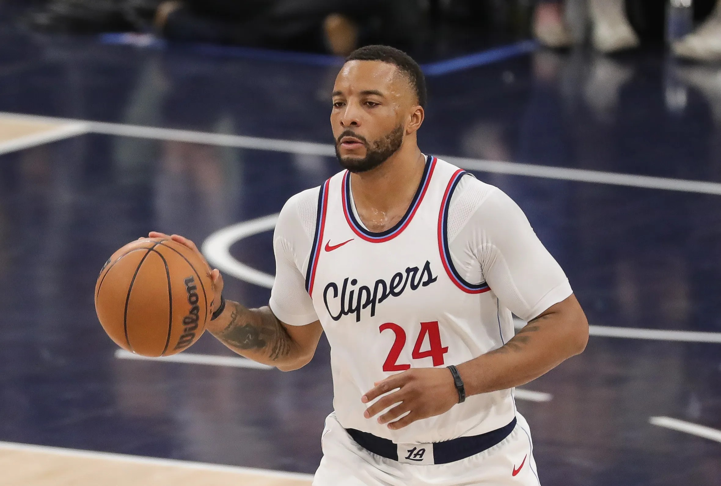 关于快船队击败热火队，路威加冕当晚MVP的信息