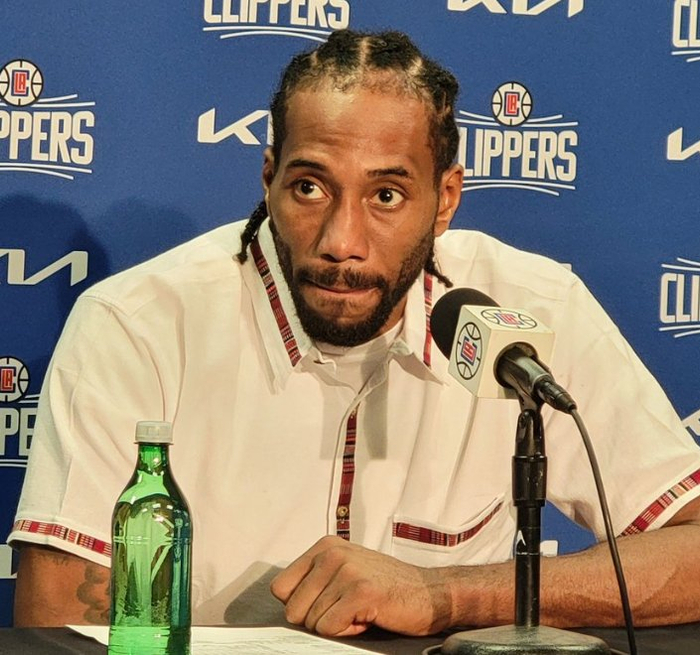 包含魔术师莱昂纳德：再战湖人队绝不畏惧的词条