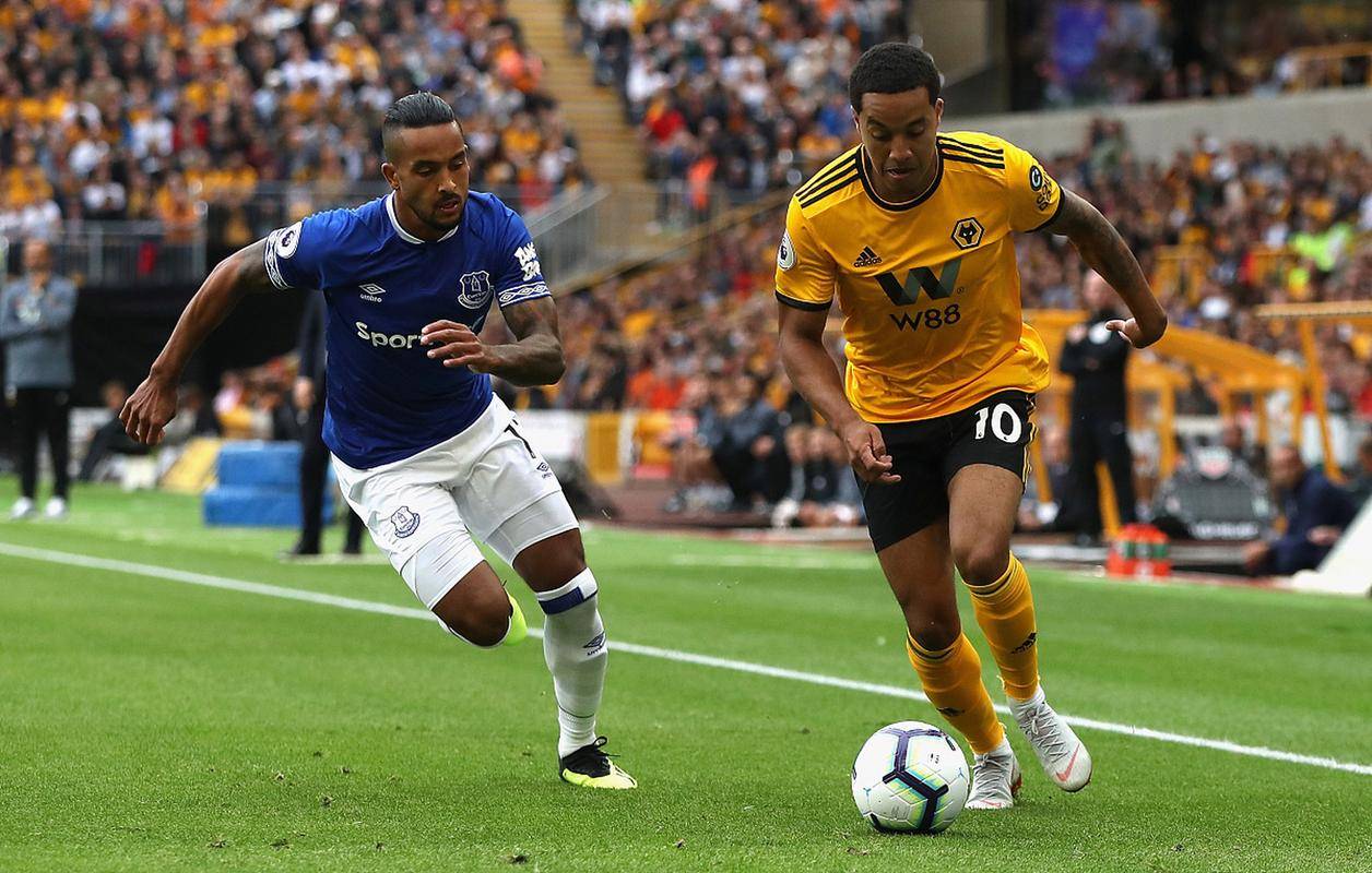 狼队主场击败埃弗顿，继续保持积分榜前列的简单介绍