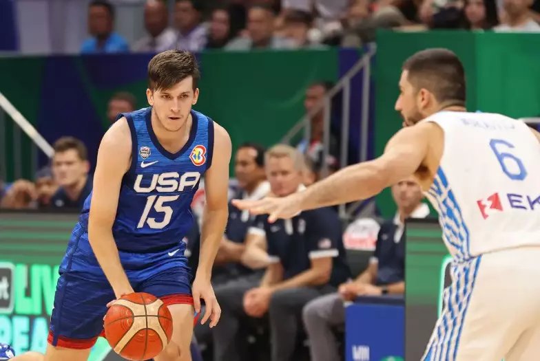 希腊男篮碾压湖人B队,伦纳德关键制胜 希腊男篮碾压湖人B队,伦纳德关键制胜