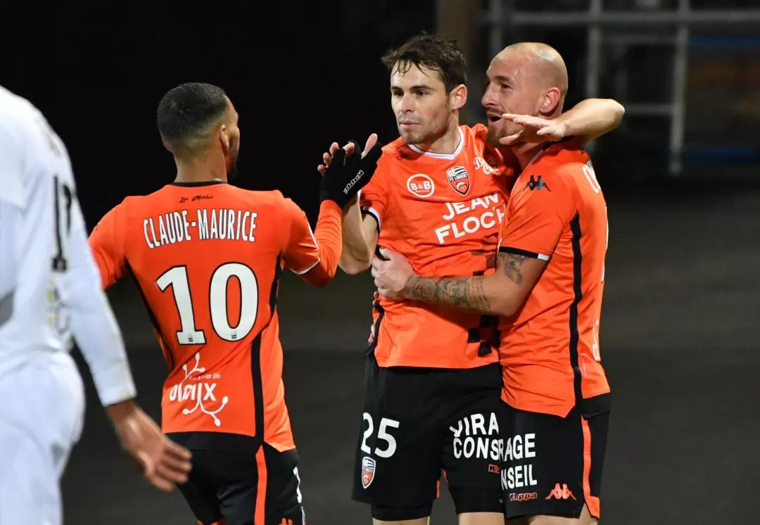 包含尼斯战平瓦朗谢纳,积分榜排名未变的词条 包含尼斯战平瓦朗谢纳,积分榜排名未变的词条