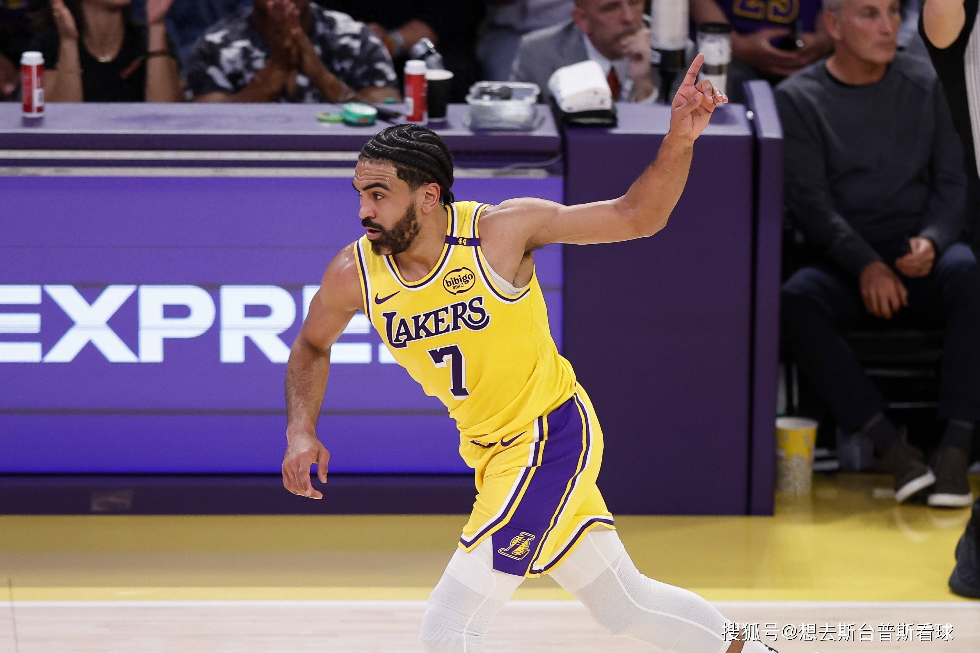 浙江队逆转北京队，浓眉哥统治全场