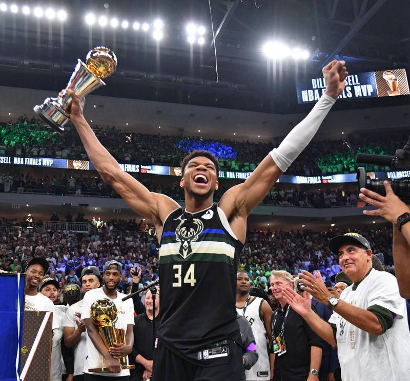 包含福建队力克雄鹿,詹姆斯高光表现的词条 包含福建队力克雄鹿,詹姆斯高光表现的词条